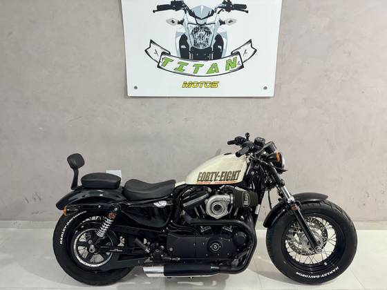 HARLEY-DAVIDSON SPORTSTER FORTY-EIGHT 